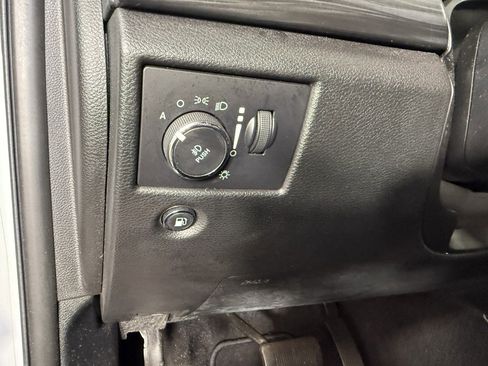 Used 2019 Jeep Grand Cherokee Laredo AWD/4WD image 21