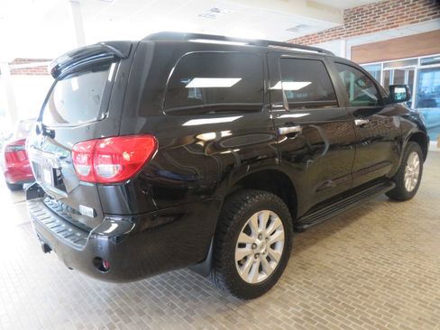 Used 2014 Toyota Sequoia Platinum AWD/4WD image 4