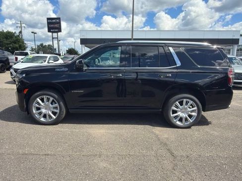 Used 2021 Chevrolet Tahoe High Country w/ Premium Package AWD/4WD image 2