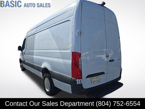 Used 2020 Freightliner Sprinter 3500 image 8