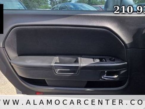 Used 2014 Dodge Challenger SXT RWD image 33