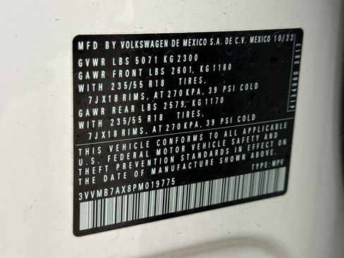 Used 2023 Volkswagen Tiguan SE AWD/4WD image 12