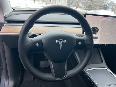 Used 2021 Tesla Model Y Long Range image 13