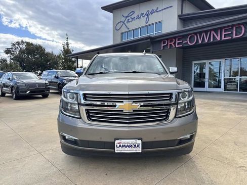 Used 2018 Chevrolet Suburban Premier image 3