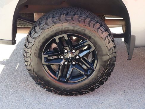 Used 2021 Chevrolet Silverado 1500 Custom Trail Boss w/ Safety Confidence Package AWD/4WD image 11