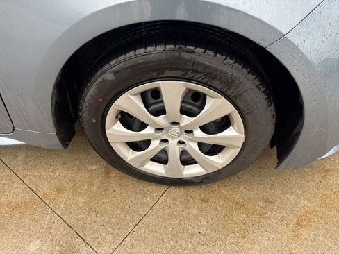 Used 2024 Toyota Corolla LE FWD image 9