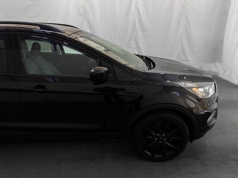 Used 2019 Ford Escape SE image 11