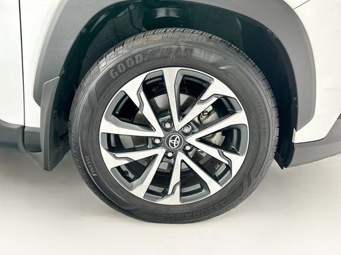 Certified 2025 Toyota Corolla Cross XLE w/ Convenience Package AWD/4WD image 30