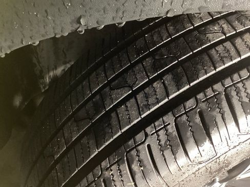 Used 2018 Volkswagen Tiguan SEL image 15