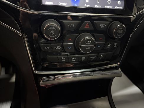 Used 2021 Jeep Grand Cherokee Limited AWD/4WD image 22