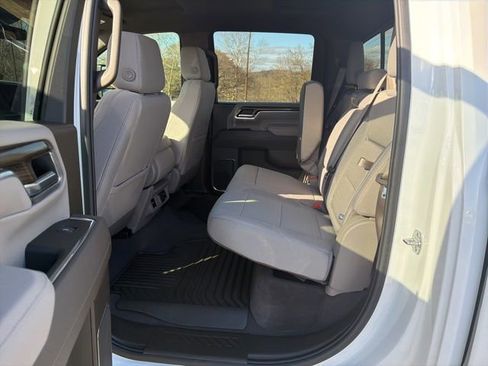 Used 2025 Chevrolet Silverado 2500 LT w/ Convenience Package image 15