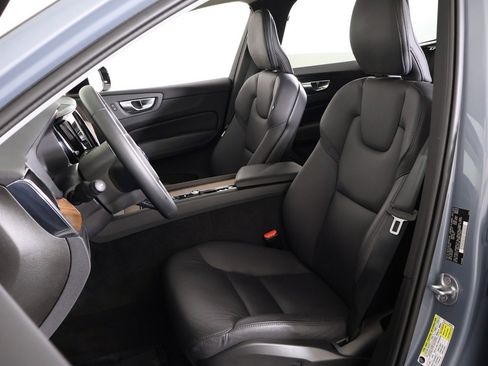 Used 2024 Volvo XC60 B5 Plus image 34