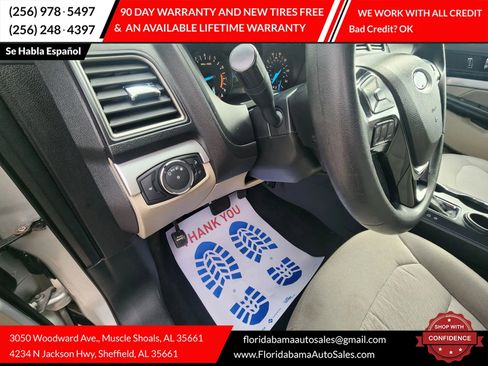 Used 2018 Ford Explorer XLT image 16