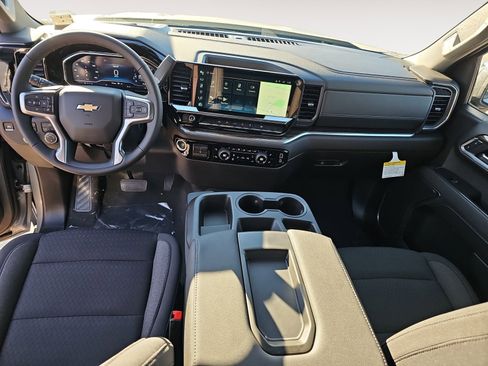 Used 2025 Chevrolet Silverado 1500 LT image 10