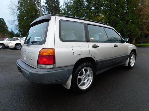 Used 1999 Subaru Forester L image 2