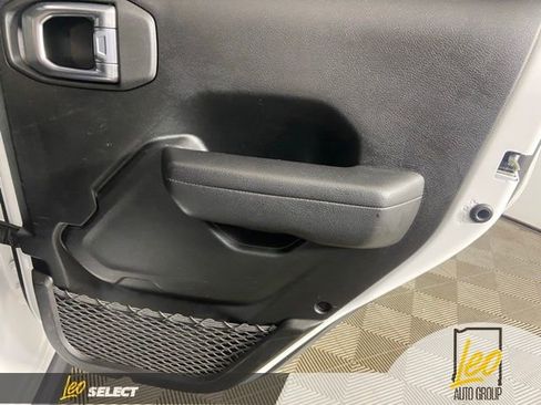 Used 2022 Jeep Wrangler Unlimited Rubicon AWD/4WD image 15
