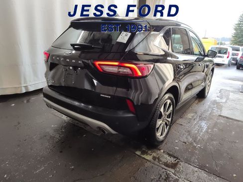 Used 2025 Ford Escape Platinum image 3