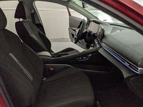 Used 2024 Hyundai Elantra SEL image 21