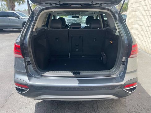 Used 2022 Volkswagen Taos SE FWD image 5