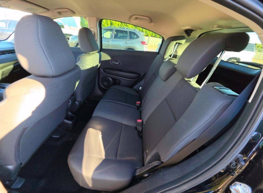 Used 2022 Honda HR-V LX image 6