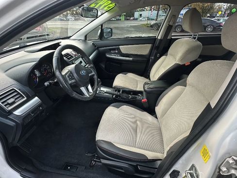Used 2017 Subaru Crosstrek 2.0i Premium AWD/4WD image 9