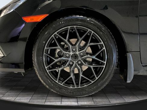 Used 2019 Honda Civic LX image 32