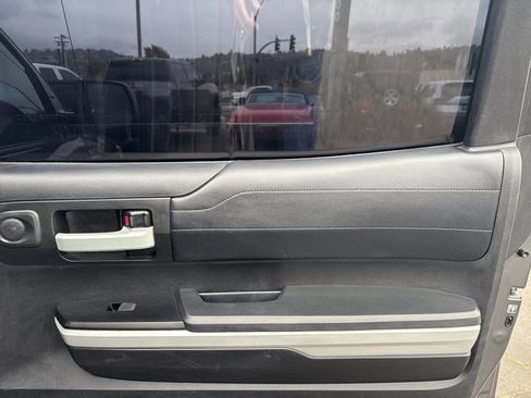 Used 2019 Toyota Tundra Limited w/ Limited Premium Package image 30