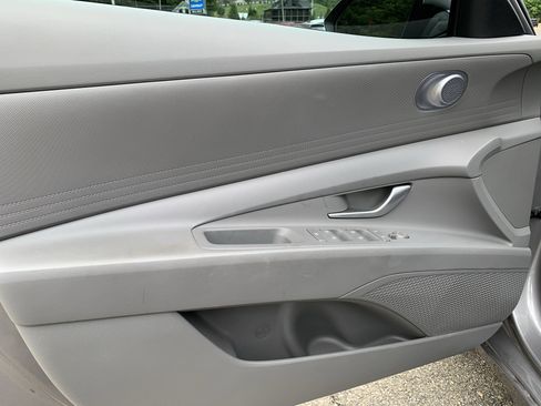 Used 2024 Hyundai Elantra SEL FWD image 7