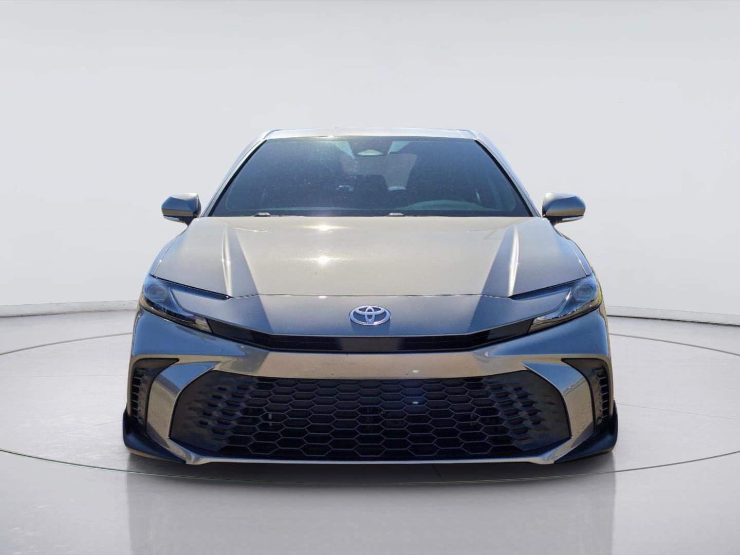 Used 2025 Toyota Camry SE FWD image 8