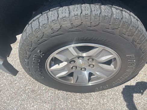 Used 2018 Chevrolet Silverado 1500 LT w/ LT Convenience Package image 11