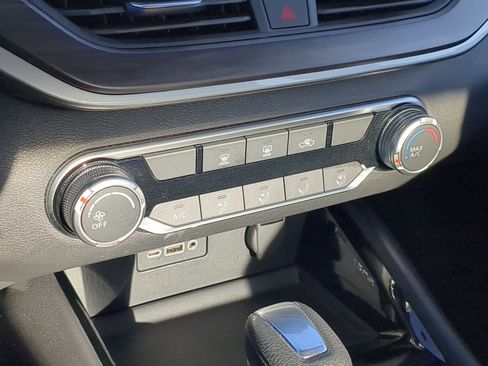 Used 2024 Nissan Altima 2.5 SV image 24