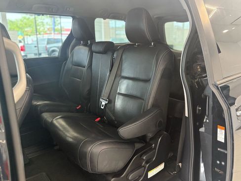Used 2015 Toyota Sienna SE w/ SE Preferred Package FWD image 27