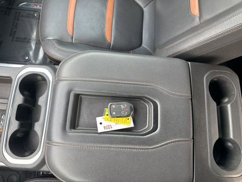 Used 2022 GMC Sierra 1500 AT4 w/ AT4 Premium Package image 31