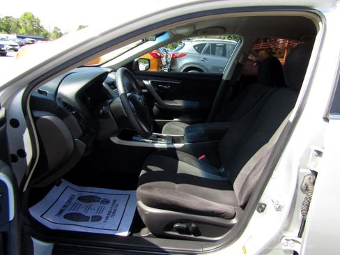 Used 2013 Nissan Altima 2.5 S image 16