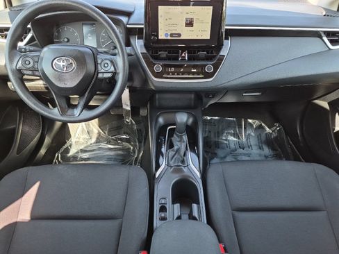 Used 2025 Toyota Corolla LE FWD image 12