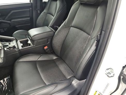 Used 2025 Toyota Tacoma Limited AWD/4WD image 16