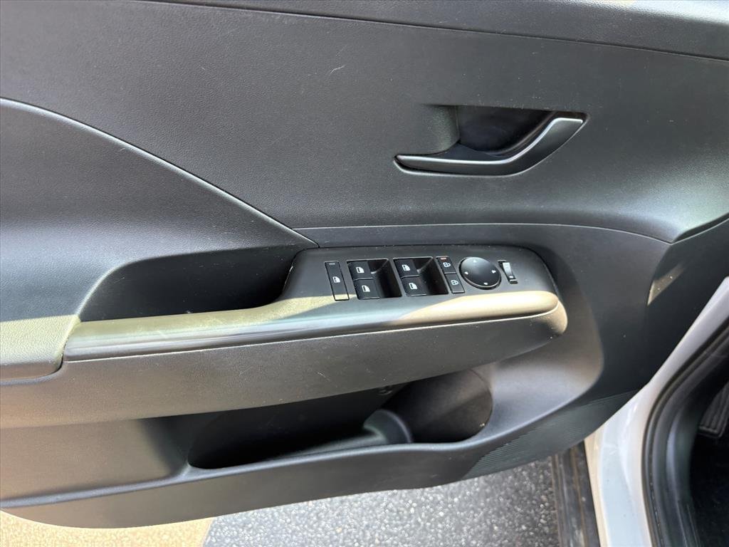 Certified 2024 Hyundai Kona SEL AWD/4WD image 21