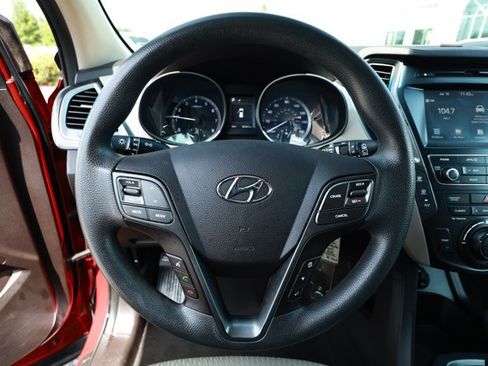 Used 2018 Hyundai Santa Fe SE AWD/4WD image 11