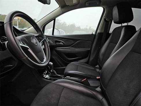 Used 2021 Buick Encore Preferred w/ Safety Package image 11