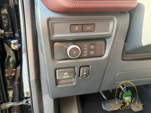 Used 2022 Ford Expedition Limited AWD/4WD image 10
