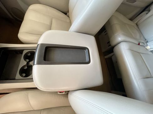 Used 2013 GMC Yukon XL SLT w/ SLT-2 Equipment Package AWD/4WD image 20