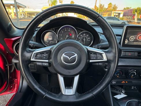 Used 2017 MAZDA MX-5 Miata RF Club RWD image 16