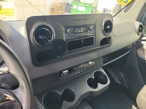 Used 2021 Mercedes-Benz Sprinter 2500 image 19