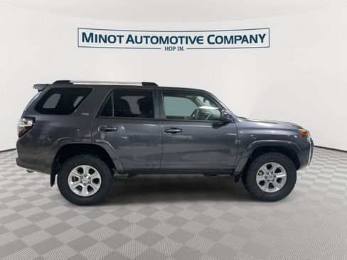 Used 2023 Toyota 4Runner SR5 AWD/4WD image 9