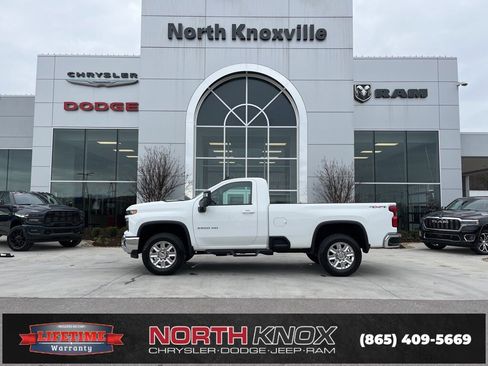 Used 2024 Chevrolet Silverado 2500 LT w/ Convenience Package image 2