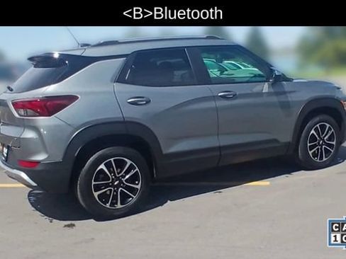 Used 2025 Chevrolet TrailBlazer LT w/ Driver Confidence Package AWD/4WD image 3