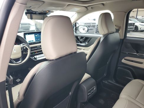 New 2026 Lincoln Corsair Premiere image 26