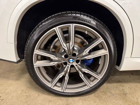 Used 2022 BMW X5 M50i w/ Premium Package image 41