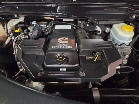 Used 2019 RAM 2500 Laramie w/ Black Appearance Package AWD/4WD image 94