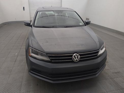 Used 2017 Volkswagen Jetta SE FWD image 14